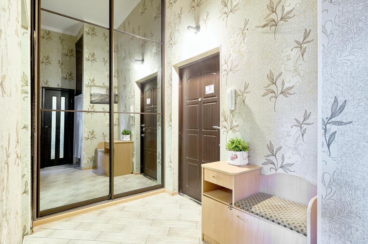S12-58 MODERN APARTHOTEL WITH TWO 2BEDROOMS IN CENTRAL KIEV - BESSARABSKA SQUERE - GULLIVER MALL - OLYMPIC STADIUM - PALACE OF SPORTS - Saksahanskoho St, 12Б Exterior foto