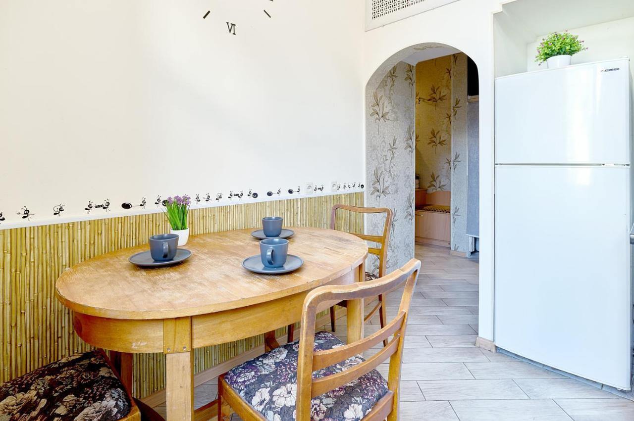 S12-58 MODERN APARTHOTEL WITH TWO 2BEDROOMS IN CENTRAL KIEV - BESSARABSKA SQUERE - GULLIVER MALL - OLYMPIC STADIUM - PALACE OF SPORTS - Saksahanskoho St, 12Б Exterior foto