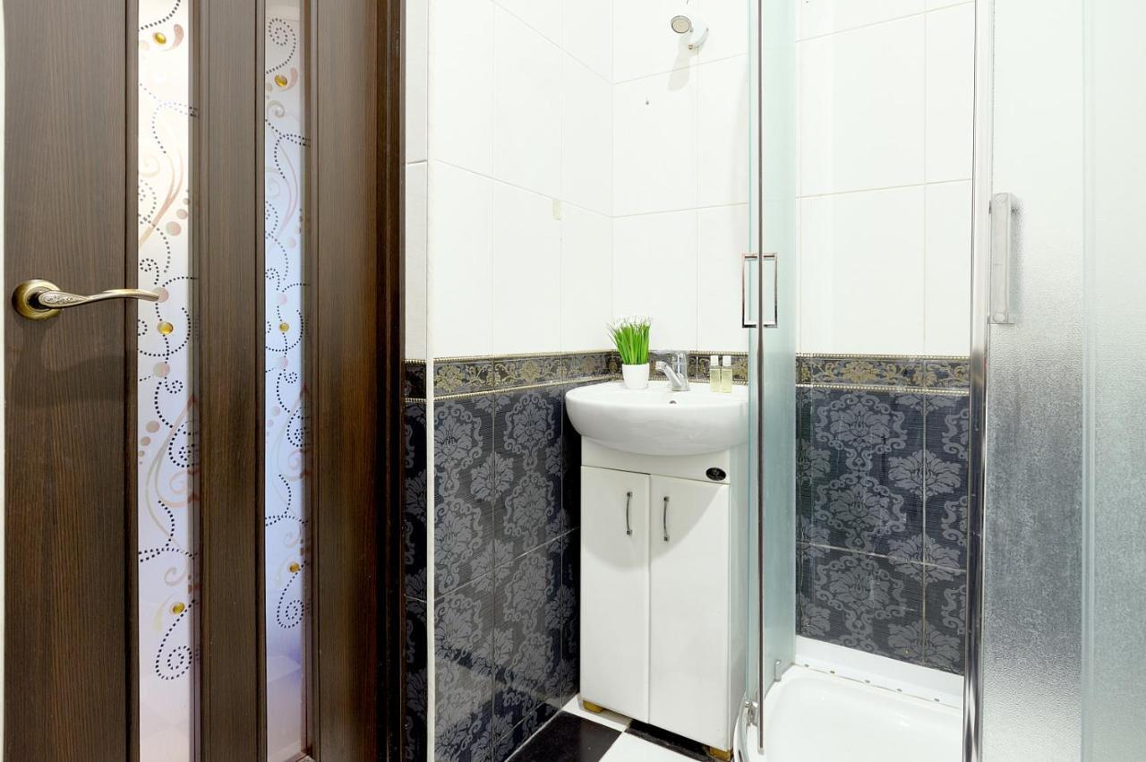 S12-58 MODERN APARTHOTEL WITH TWO 2BEDROOMS IN CENTRAL KIEV - BESSARABSKA SQUERE - GULLIVER MALL - OLYMPIC STADIUM - PALACE OF SPORTS - Saksahanskoho St, 12Б Exterior foto
