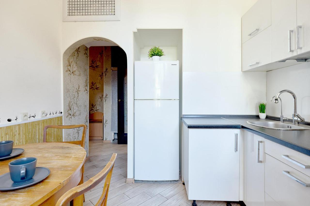 S12-58 MODERN APARTHOTEL WITH TWO 2BEDROOMS IN CENTRAL KIEV - BESSARABSKA SQUERE - GULLIVER MALL - OLYMPIC STADIUM - PALACE OF SPORTS - Saksahanskoho St, 12Б Exterior foto