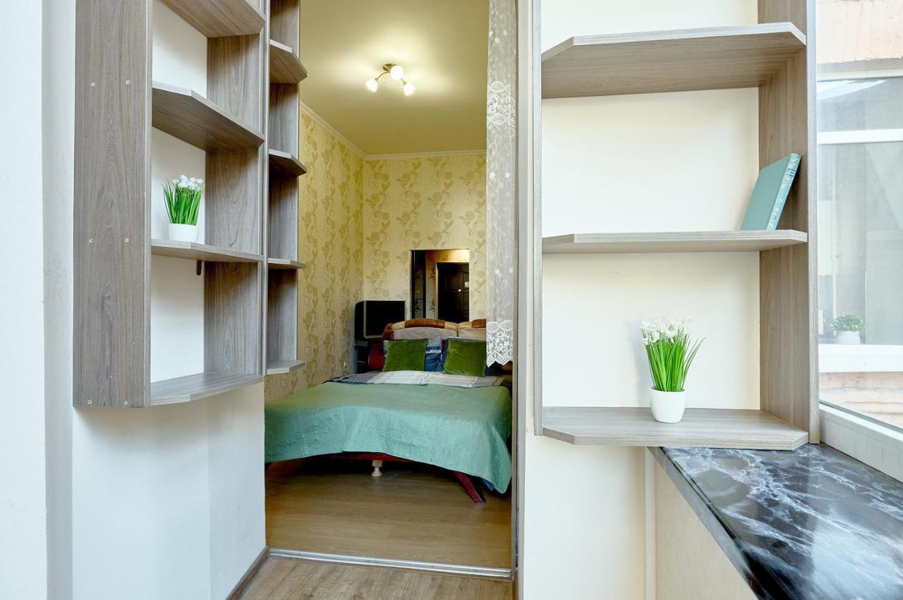 S12-58 MODERN APARTHOTEL WITH TWO 2BEDROOMS IN CENTRAL KIEV - BESSARABSKA SQUERE - GULLIVER MALL - OLYMPIC STADIUM - PALACE OF SPORTS - Saksahanskoho St, 12Б Exterior foto