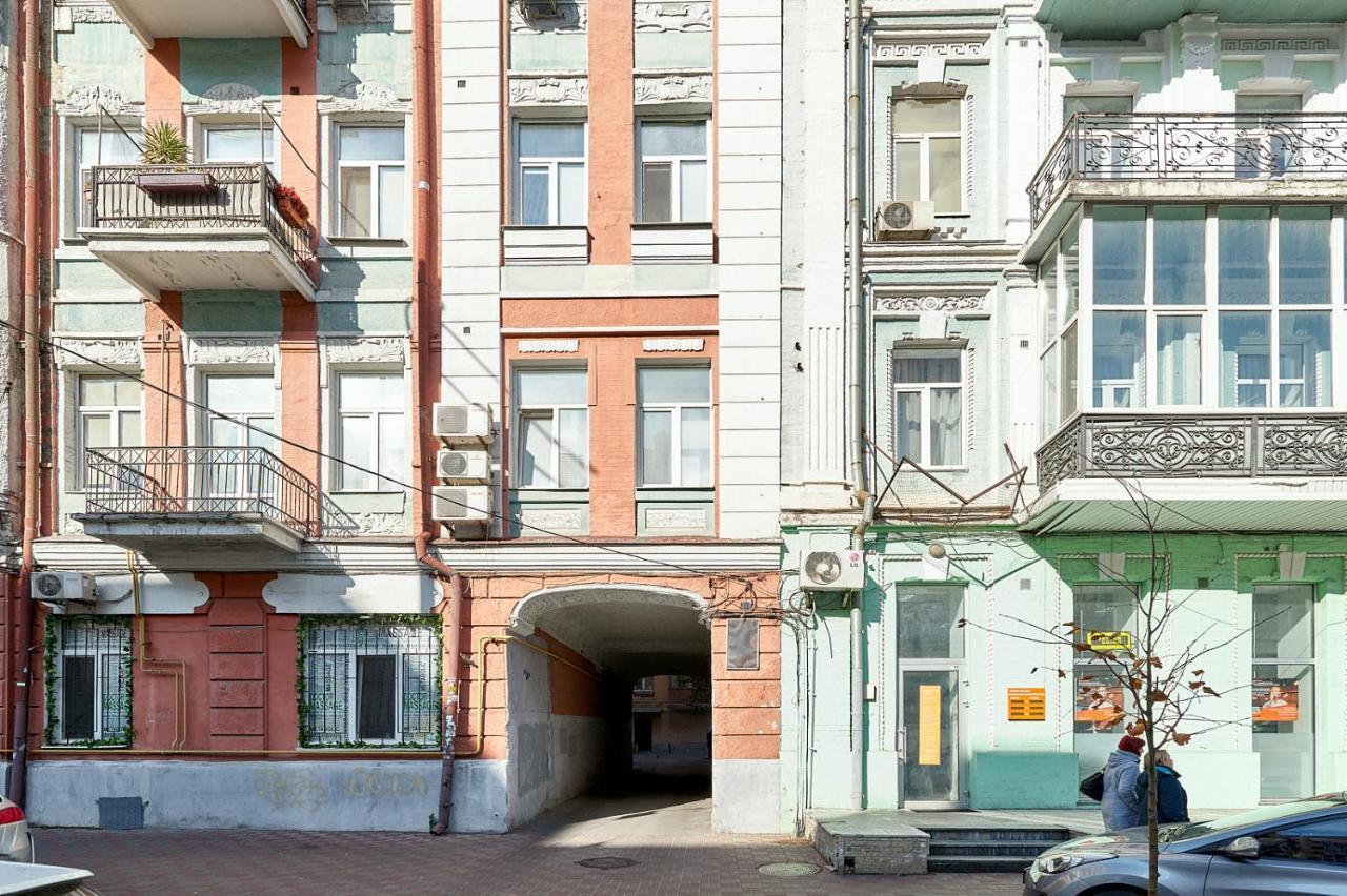 S12-58 MODERN APARTHOTEL WITH TWO 2BEDROOMS IN CENTRAL KIEV - BESSARABSKA SQUERE - GULLIVER MALL - OLYMPIC STADIUM - PALACE OF SPORTS - Saksahanskoho St, 12Б Exterior foto